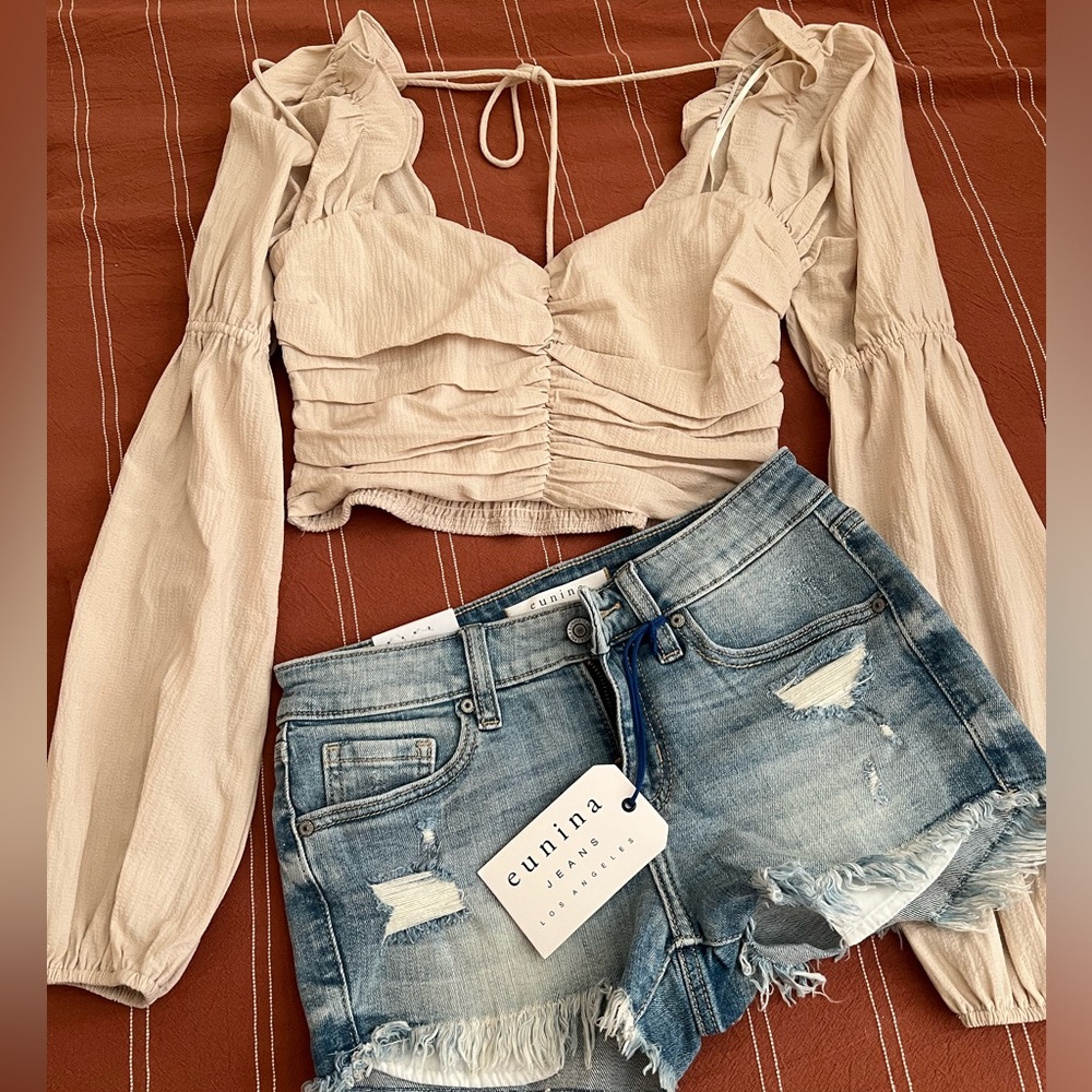 Puffy sleeve tie back blouse